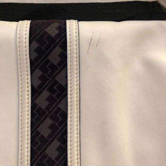 L.A.M.B white leather and navy Messenger bag - Picture 7 of 8